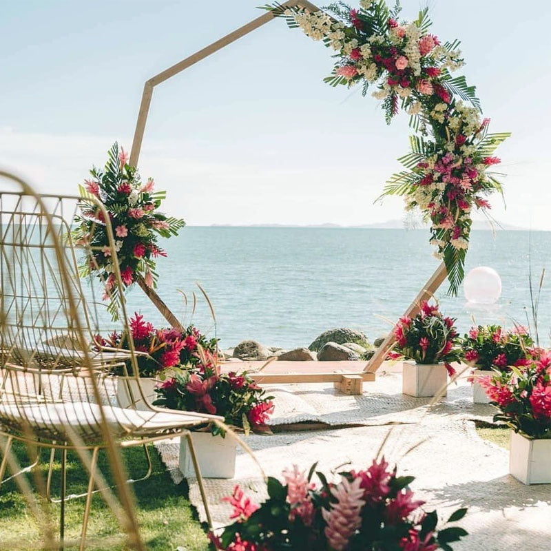 Beach wedding store decor