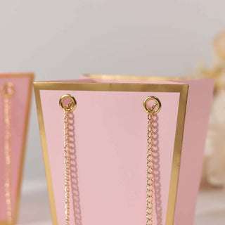 <span>Pink Gold Edge Paper Favor Bags With Metal Chain Handles For Any Occasion</span> <span>Pink Gold Edge Paper Favor Bags With Metal Chain Handles For Any Occasion</span>