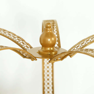 <strong>Regal and Versatile Gold Metal Crown Dessert Display Stand</strong> <strong>Regal and Versatile Gold Metal Crown Dessert Display Stand</strong>