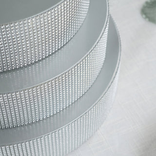 <strong>Silver Round Metal Pedestal Cake Stand with Rhinestones</strong>