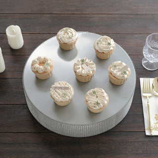 <strong>Gleaming Silver Wedding Cake Stand</strong>
