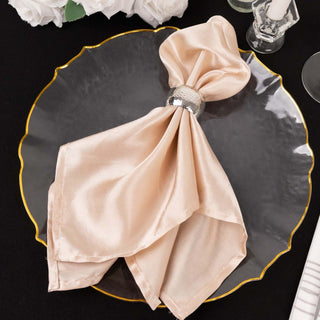 <span>Versatile Style to Suit Any Event Theme</span> <span>Versatile Style to Suit Any Event Theme</span>