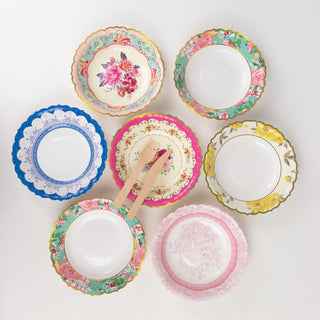 <strong>Pretty Vintage Party Snack Bowls</strong>