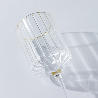 <strong>A Touch of Gold: The Perfect Accent for Your Wine Experience</strong> <strong>A Touch of Gold: The Perfect Accent for Your Wine Experience</strong>