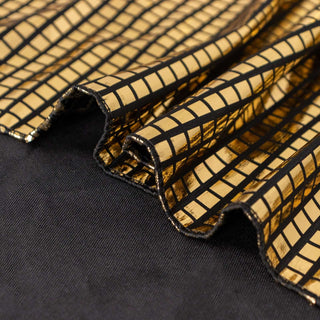 Dazzle Your Guests with the Shimmering Black Gold Foil Table Topper Dazzle Your Guests with the Shimmering Black Gold Foil Table Topper