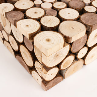 <strong>Unique Square Design for Dynamic Displays</strong> <strong>Unique Square Design for Dynamic Displays</strong>