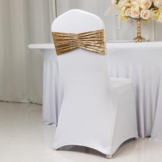 <span><span><strong>Champagne Crushed Velvet Chair Sashes – Refined Texture with a Touch of Opulence</strong></span></span> <span><span><strong>Champagne Crushed Velvet Chair Sashes – Refined Texture with a Touch of Opulence</strong></span></span>