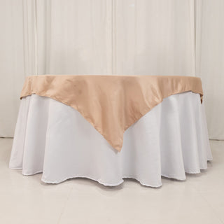 <strong>Exquisite Nude Lamour Satin Table Overlay</strong> <strong>Exquisite Nude Lamour Satin Table Overlay</strong>