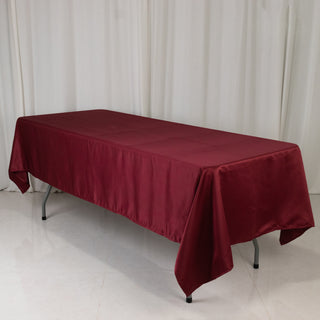 <strong>Sophisticated Burgundy Lamour Satin Rectangular Tablecloth</strong> <strong>Sophisticated Burgundy Lamour Satin Rectangular Tablecloth</strong>