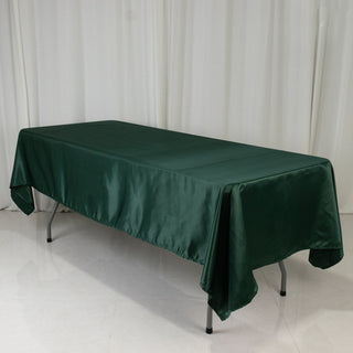 <strong>Sophisticated Hunter Emerald Green Lamour Satin Rectangular Tablecloth</strong> <strong>Sophisticated Hunter Emerald Green Lamour Satin Rectangular Tablecloth</strong>