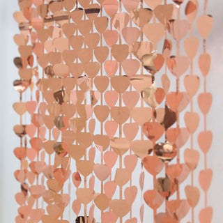 Rose gold heart-shaped garland for decoration