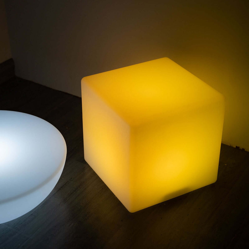 Light Up LED Cube Lamp with Remote