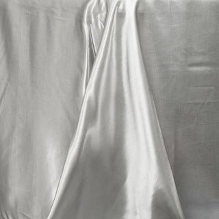 Elegant Silver Satin Tablecloth for Event Decor Elegant Silver Satin Tablecloth for Event Decor