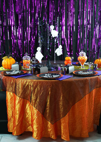 Freaky yet Stylish Table Setup for a Kids’ Halloween Party