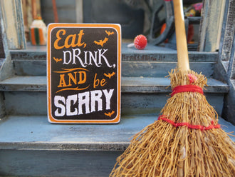 Take A Trip To The Gallows With Spooky Halloween Decoration Ideas