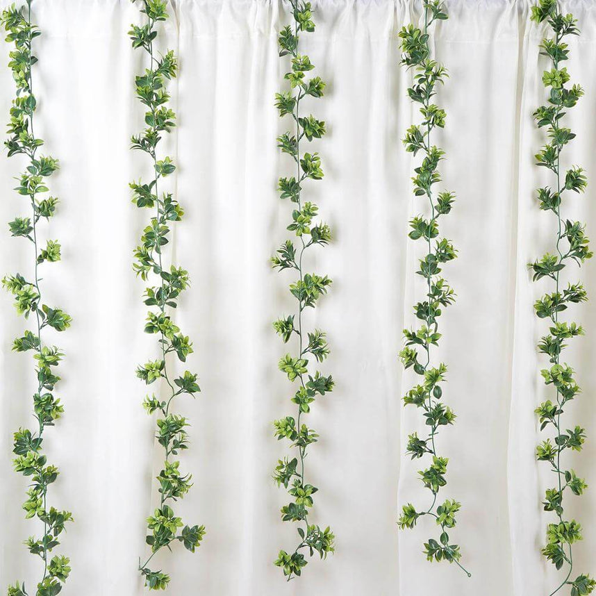 Garland as the Easiest Way to Refresh Your Wedding Reception Hall