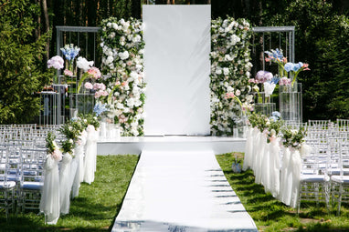 How Do You Decorate An Outdoor Wedding?