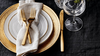 Modern Metallic NYE Tablescape Ideas