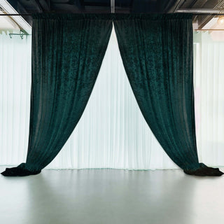 <strong>Hunter Green Velvet Drapes – Envelop Your Space in Elegance</strong>