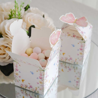 <strong>Delicate White Pink Spring Floral Candy Gift Boxes</strong>