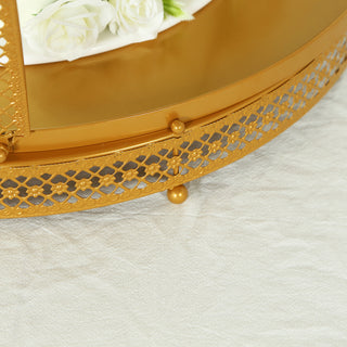 <strong>Gold Crown Cupcake Stand Centerpiece</strong>