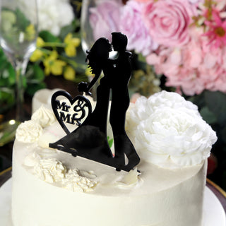 Versatile and Stylish Wedding Cake Decoration