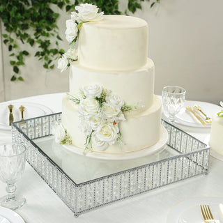 <strong>Décor Ideas Using a Silver Cake Stand with Crystal Beads</strong>