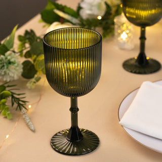 <span style="background-color:transparent;color:#000000;">Hunter Emerald Green Ribbed Reusable Plastic Wine Glasses</span>