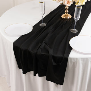 <h3 style="margin-left:0px;"><strong>Seamless Black Polyester Table Runner</strong>