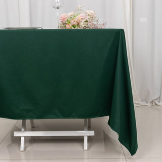 <strong>Hunter Green Premium Scuba Square Tablecloth: The Ultimate in Sophistication </strong>