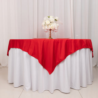 <strong>Red Premium Scuba Square Table Topper: The Epitome of Elegance</strong>
