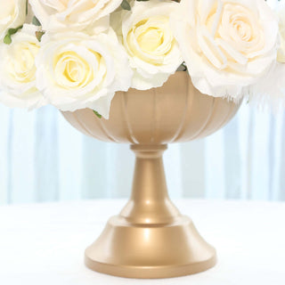 Decorative Gold Metal Vase: Versatile Display Options