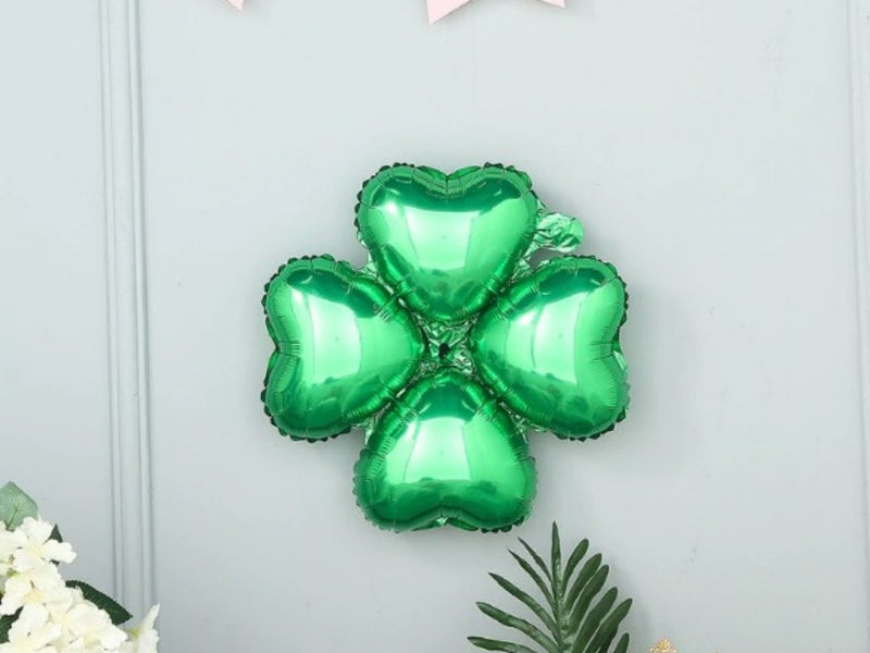 Four-leaf clover balloon decoration