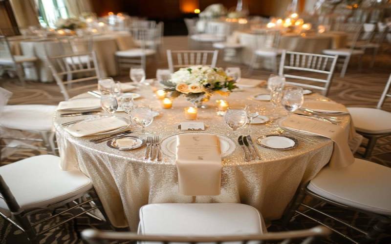 Top 2025 Wedding Trends for Table Linens - Metallic table linens - Trending Wedding Linens