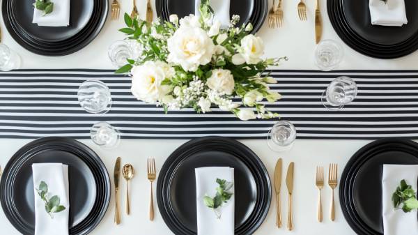 modern table runners-black and white
