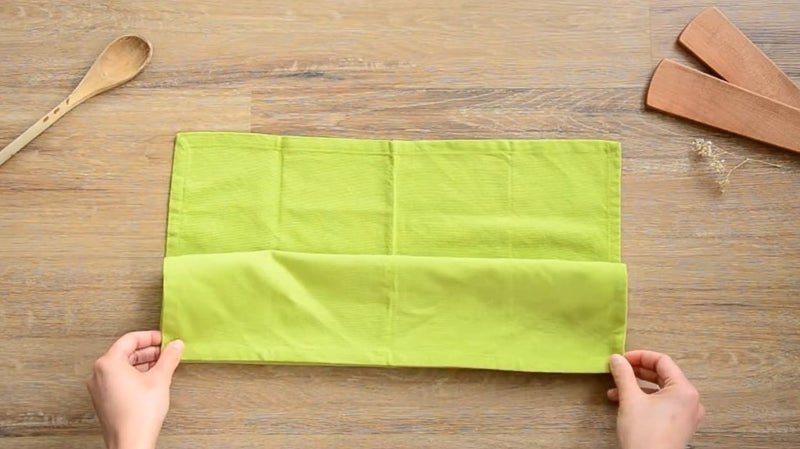 Napkin Folds for Wedding Receptions- pocket folding napkin tutorial