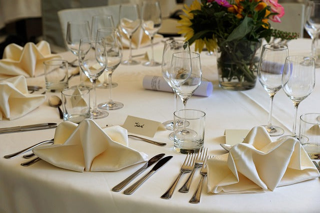 polyester tablecloths- how to choose