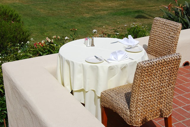polyester tablecloths-uses