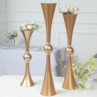 Create Unforgettable Moments with the Shiny Gold Crystal Embellishment Trumpet Flower Vase